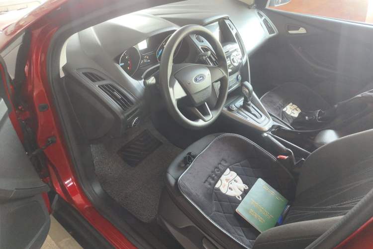 Used Ford Focus 2017 Hatchback 1.6L Automatic Comfort Plus SmartDrive Edition Driver Seat