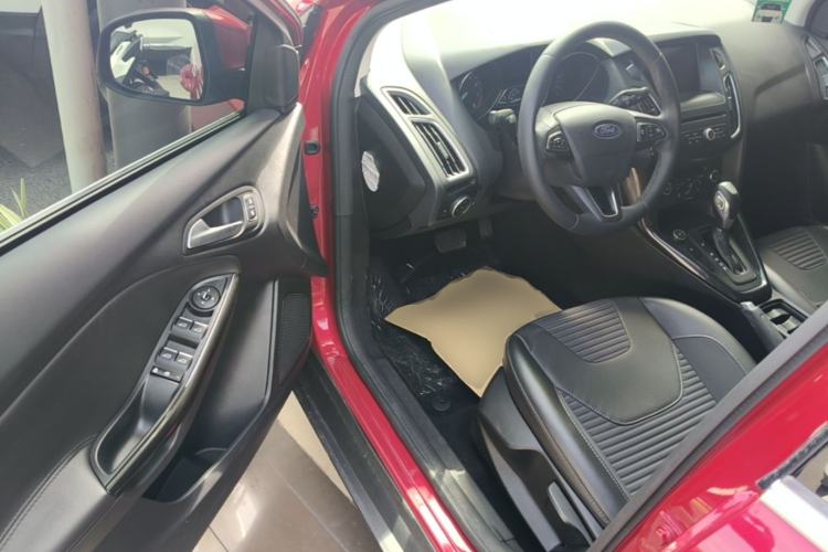 Used Ford Focus 2017 Sedan EcoBoost 180 Automatic Elite Model Driver Seat
