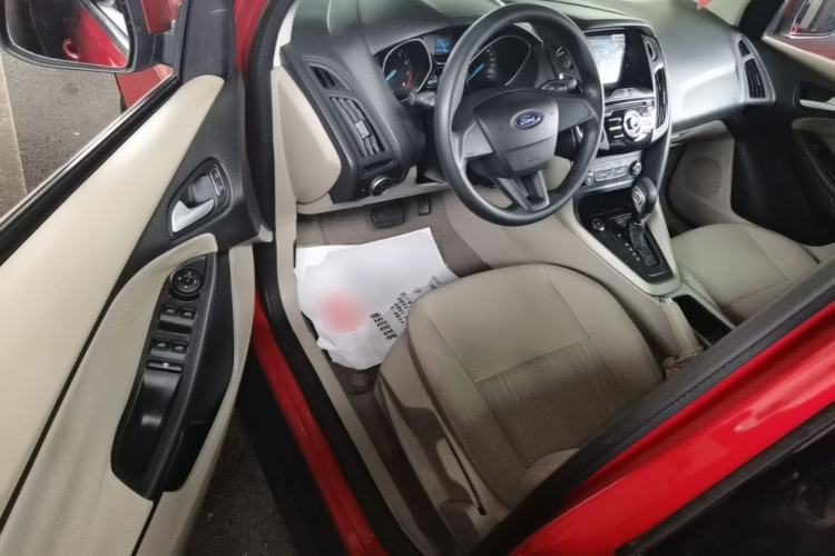 Used Ford Focus 2017 Sedan 1.6L Automatic Comfort Plus SmartDrive Edition Driver Seat