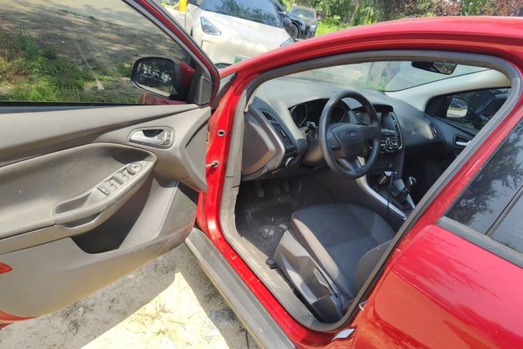 Used Ford Focus 2017 Hatchback 1.6L Manual Comfort Plus SmartDrive Edition Driver Seat