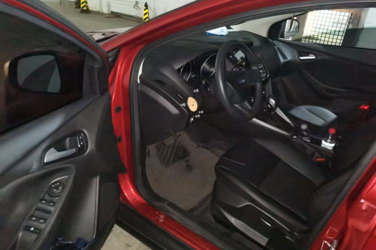 Used Ford Focus 2017 Hatchback 1.6L Automatic Comfort Plus SmartDrive Edition Driver Seat