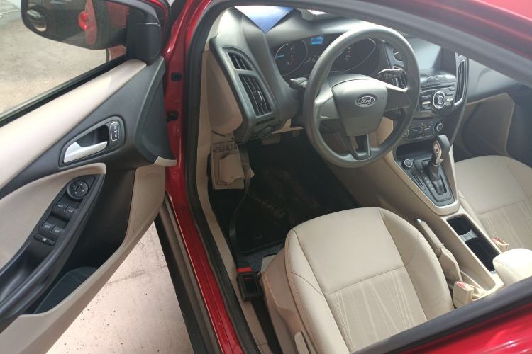Used Ford Focus 2017 Sedan 1.6L Automatic Comfort Plus SmartDrive Edition Driver Seat