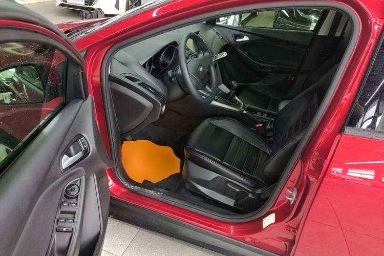 Used Ford Focus 2017 Hatchback 1.6L Manual Comfort Plus SmartDrive Edition Driver Seat