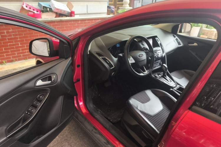 Used Ford Focus 2017 Sedan 1.6L Automatic Fashion Edition Smart Drive Version Driver Seat