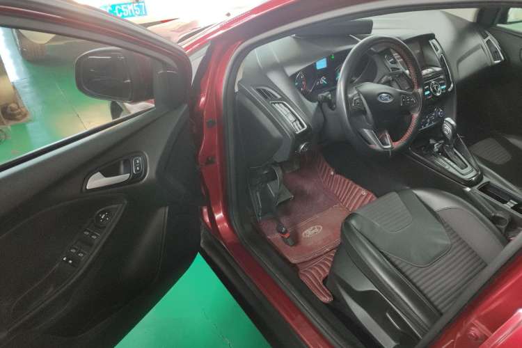 Used Ford Focus 2017 Hatchback 1.6L Automatic Fashion Edition Smart Drive Version Driver Seat