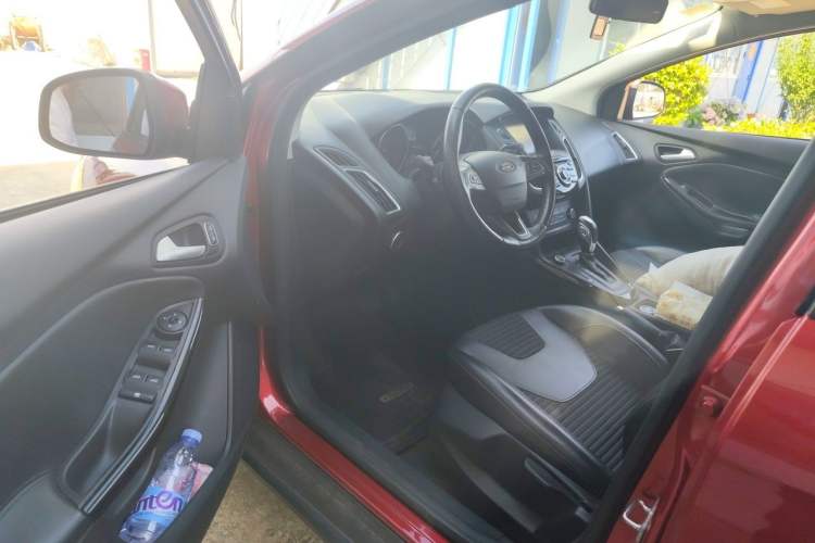 Used Ford Focus 2017 Hatchback 1.6L Automatic Fashion Edition Smart Drive Version Driver Seat