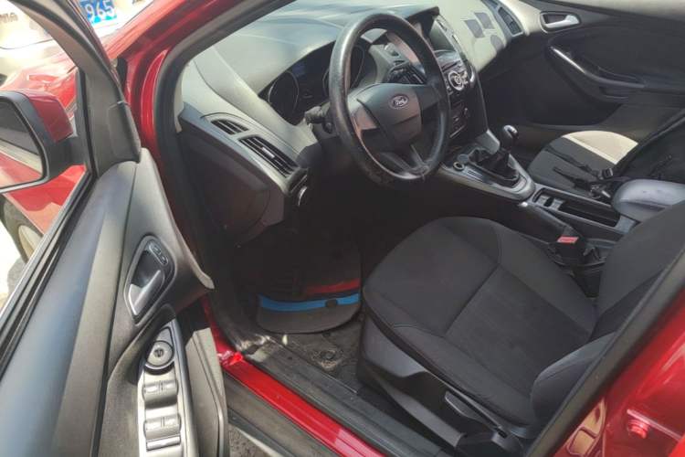Used Ford Focus 2017 Hatchback 1.6L Manual Comfort Plus SmartDrive Edition Driver Seat