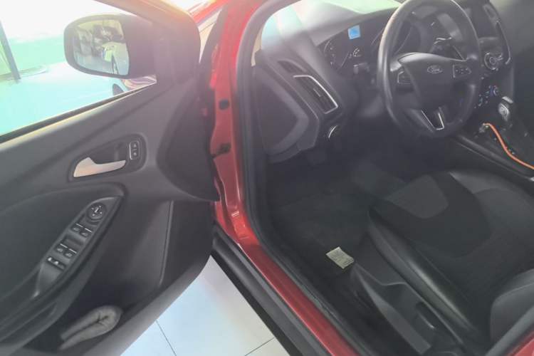Used Ford Focus 2017 Hatchback 1.6L Automatic Fashion Edition Smart Drive Version Driver Seat