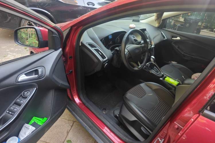 Used Ford Focus 2017 Hatchback 1.6L Automatic Fashion Edition Smart Drive Version Driver Seat