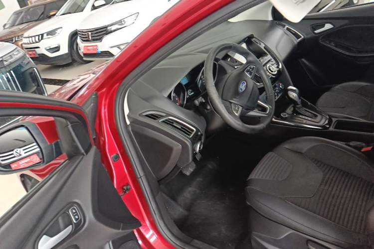 Used Ford Focus 2017 Sedan 1.6L Automatic Fashion Edition Smart Drive Version Driver Seat