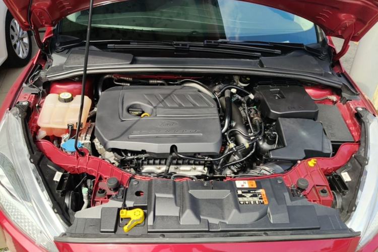 Used Ford Focus 2017 Sedan EcoBoost 180 Automatic Elite Model Engine Bay