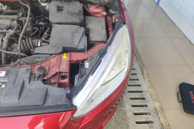 Used Ford Focus 2017 Hatchback 1.6L Automatic Fashion Edition Smart Drive Version Engine Bay Left