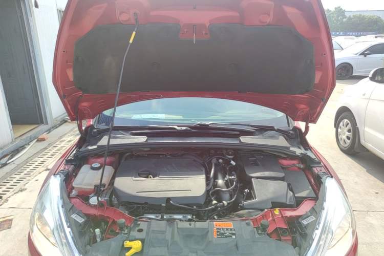 Used Ford Focus 2017 Sedan EcoBoost 180 Automatic Flagship Model Engine Bay