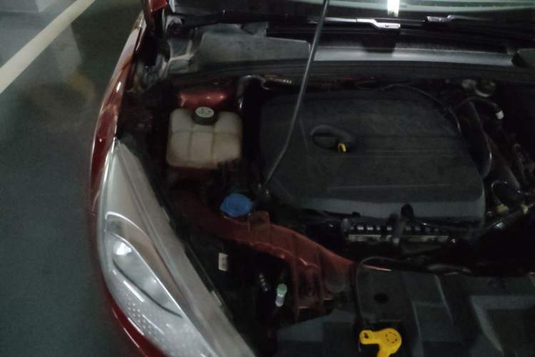 Used Ford Focus 2017 Sedan EcoBoost 180 Automatic Elite Model Engine Bay Right