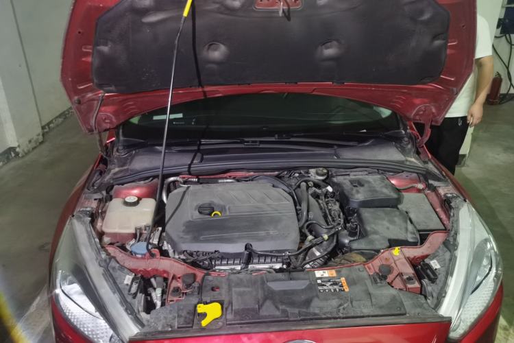 Used Ford Focus 2017 Sedan EcoBoost 180 Automatic Elite Model Engine Bay