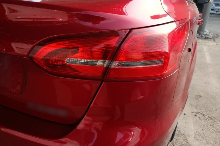 Used Ford Focus 2017 Sedan 1.6L Automatic Comfort Plus SmartDrive Edition Exterior 3