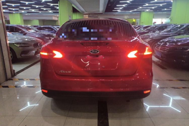 Used Ford Focus 2017 Sedan 1.6L Automatic Comfort Plus SmartDrive Edition Exterior 4