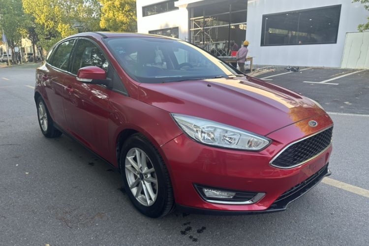Used Ford Focus 2017 Hatchback 1.6L Manual Fashion Edition SmartDrive Version Exterior 6