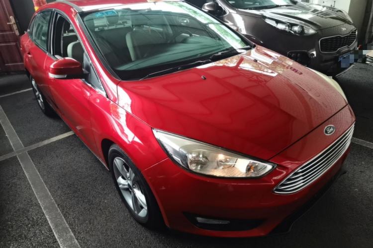 Used Ford Focus 2017 Sedan 1.6L Automatic Comfort Plus SmartDrive Edition Front Right 45 Deg