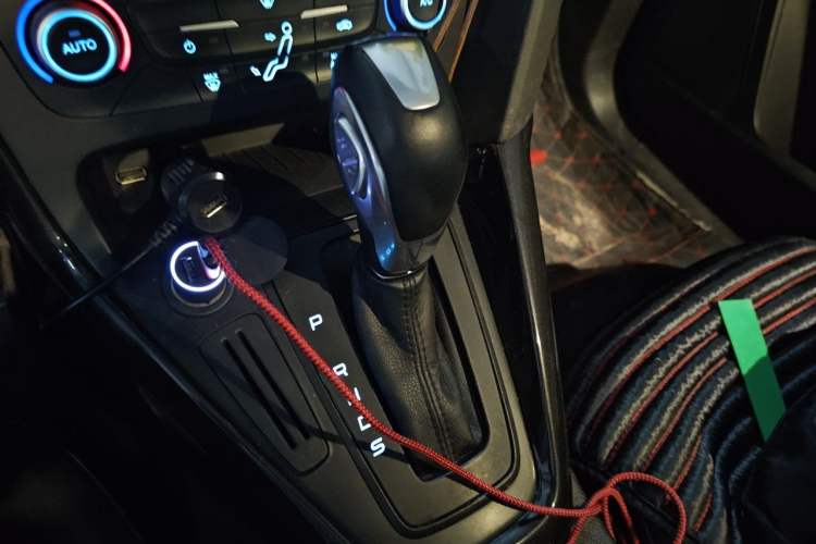 Used Ford Focus 2017 Sedan 1.6L Automatic Fashion Edition Smart Drive Version Gear Lever