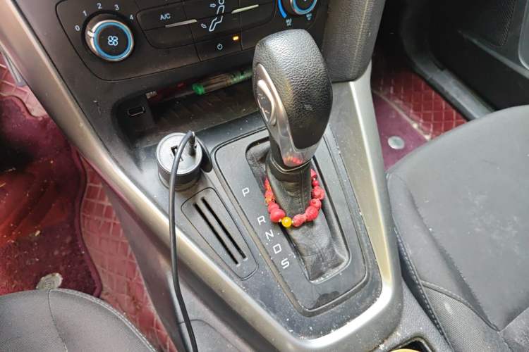 Used Ford Focus 2017 Hatchback 1.6L Automatic Comfort Plus SmartDrive Edition Gear Lever