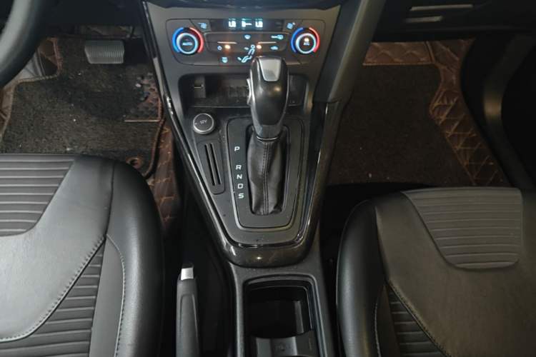 Used Ford Focus 2017 Sedan 1.6L Automatic Fashion Edition Smart Drive Version Gear Lever