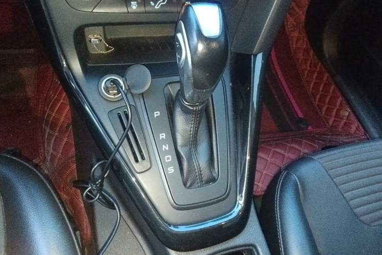 Used Ford Focus 2017 Hatchback 1.6L Automatic Fashion Edition Smart Drive Version Gear Lever