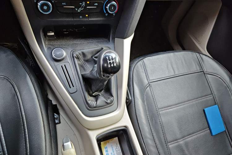 Used Ford Focus 2017 Sedan 1.6L Manual Comfort Plus SmartDrive Edition Gear Lever