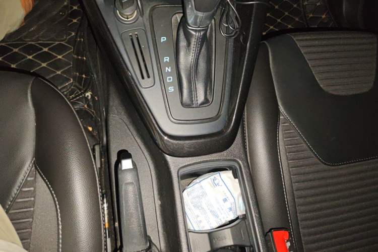 Used Ford Focus 2017 Sedan 1.6L Automatic Fashion Edition Smart Drive Version Gear Lever