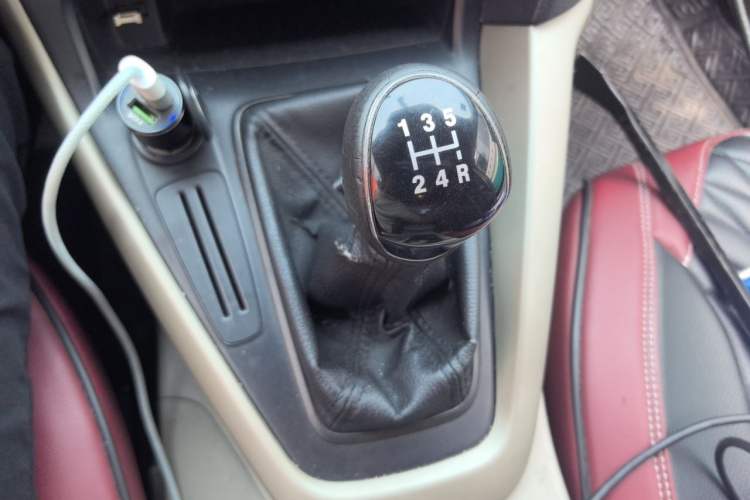 Used Ford Focus 2017 Sedan 1.6L Manual Comfort Plus SmartDrive Edition Gear Lever