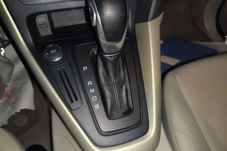 Used Ford Focus 2017 Sedan 1.6L Automatic Comfort Plus SmartDrive Edition Gear Lever