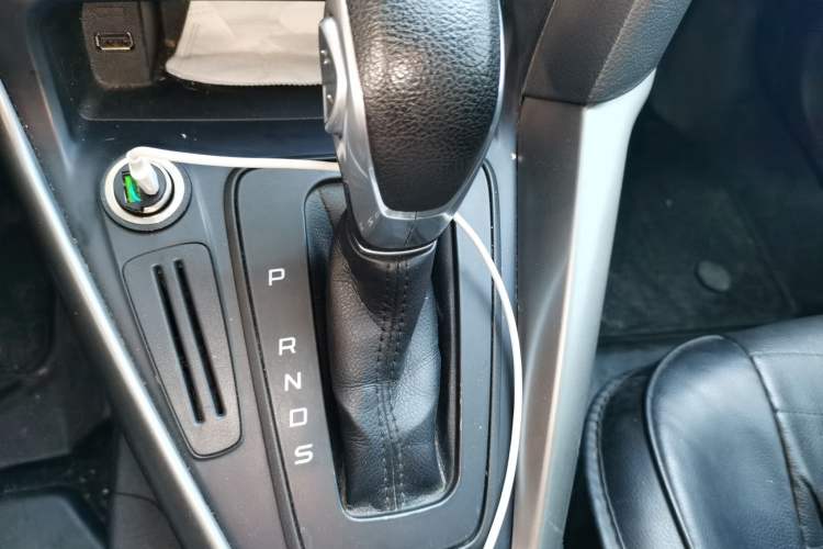 Used Ford Focus 2017 Hatchback 1.6L Automatic Comfort Plus SmartDrive Edition Gear Lever