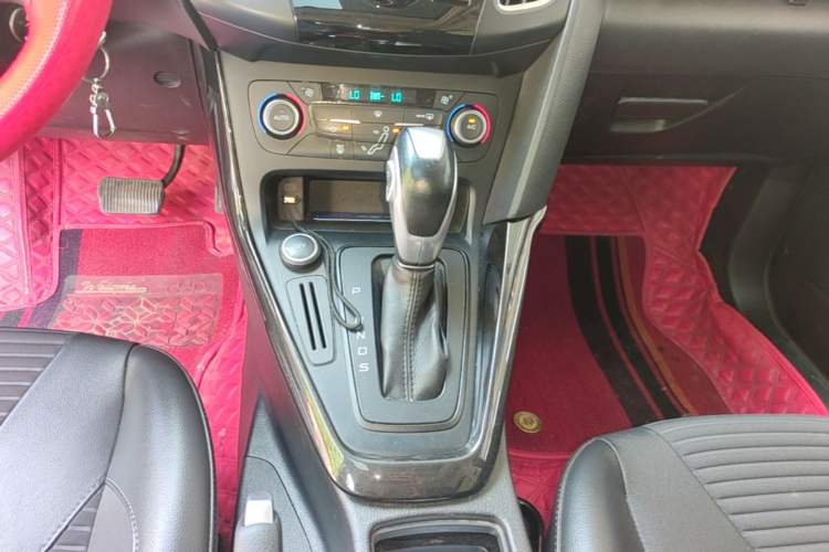 Used Ford Focus 2017 Sedan 1.6L Automatic Fashion Edition Smart Drive Version Gear Lever