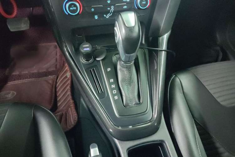 Used Ford Focus 2017 Hatchback 1.6L Automatic Fashion Edition Smart Drive Version Gear Lever
