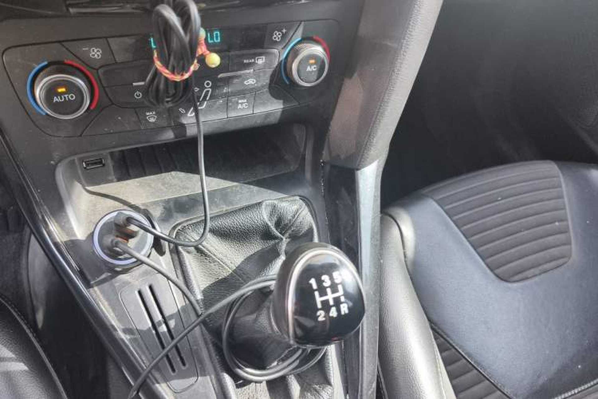Used Ford Focus 2017 Sedan 1.6L Manual Fashion Edition Smart Drive Version Gear Lever