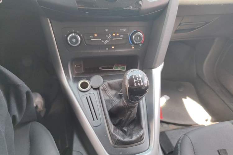 Used Ford Focus 2017 Hatchback 1.6L Manual Comfort Plus SmartDrive Edition Gear Lever