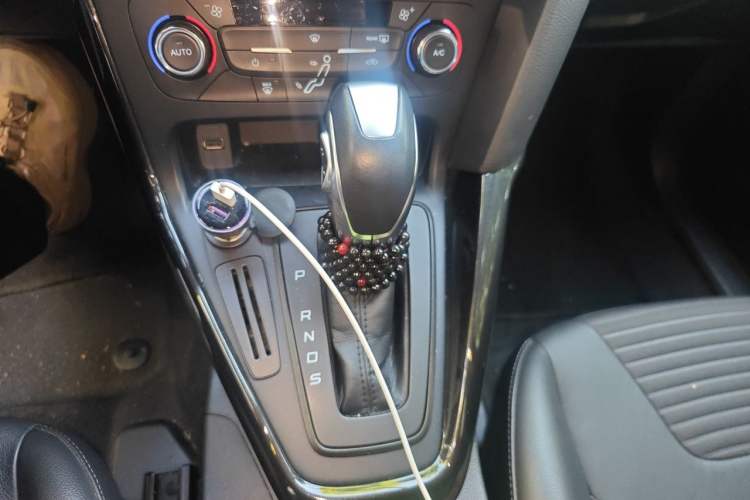 Used Ford Focus 2017 Hatchback 1.6L Automatic Fashion Edition Smart Drive Version Gear Lever