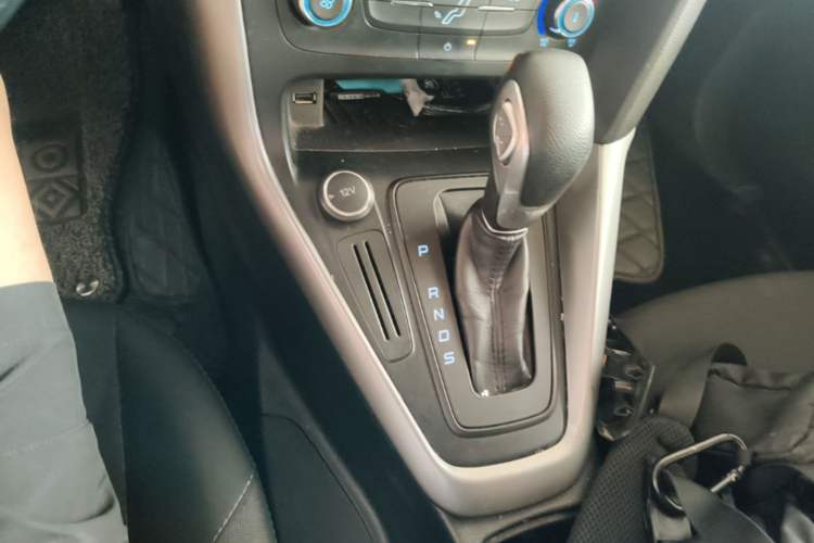 Used Ford Focus 2017 Hatchback 1.6L Automatic Comfort Plus SmartDrive Edition Gear Lever