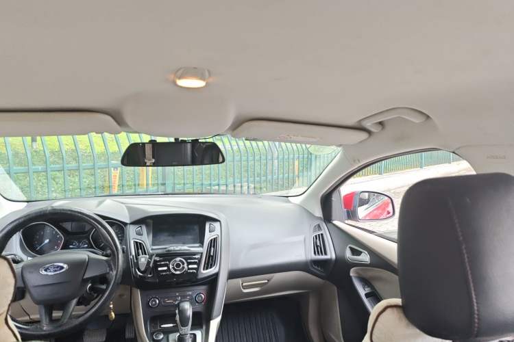 Used Ford Focus 2017 Sedan 1.6L Automatic Comfort Plus SmartDrive Edition Headliner
