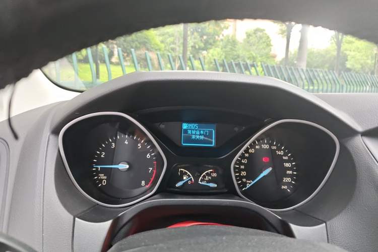 Used Ford Focus 2017 Sedan 1.6L Automatic Comfort Plus SmartDrive Edition Instrument Cluster