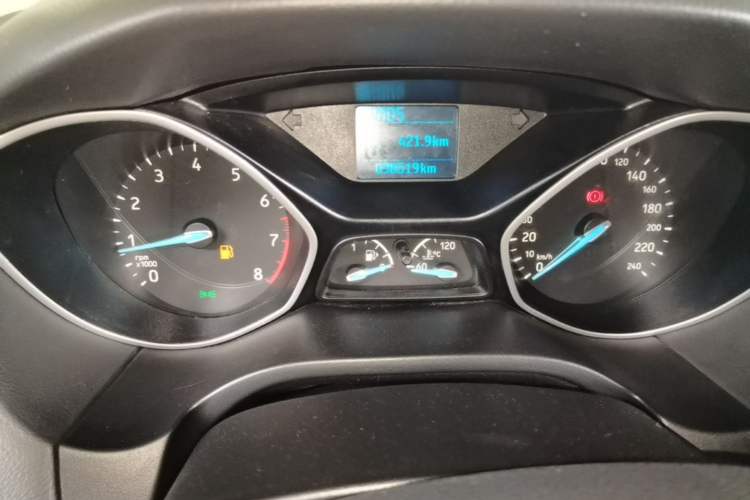 Used Ford Focus 2017 Sedan 1.6L Automatic Comfort Plus SmartDrive Edition Instrument Cluster