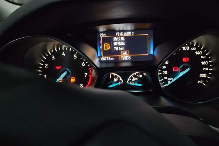 Used Ford Focus 2017 Sedan EcoBoost 180 Automatic Elite Model Instrument Cluster
