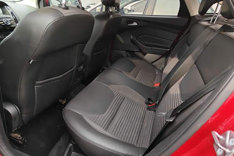 Used Ford Focus 2017 Sedan 1.6L Automatic Fashion Edition Smart Drive Version Interior 2