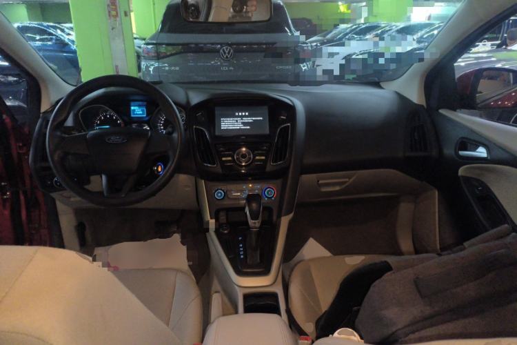 Used Ford Focus 2017 Sedan 1.6L Automatic Comfort Plus SmartDrive Edition Interior 2