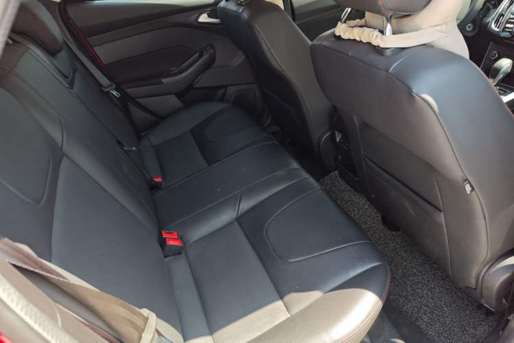 Used Ford Focus 2017 Hatchback 1.6L Automatic Comfort Plus SmartDrive Edition Interior 2