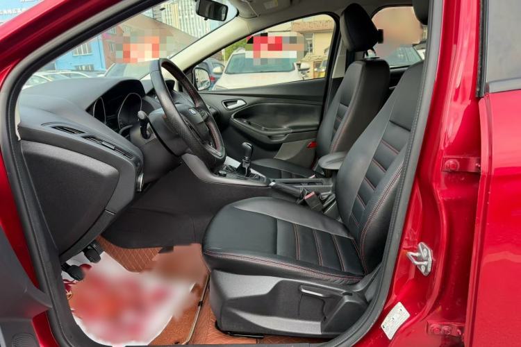 Used Ford Focus 2017 Hatchback 1.6L Manual Comfort Plus SmartDrive Edition Interior 2