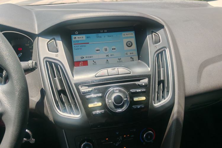 Used Ford Focus 2017 Hatchback 1.6L Automatic Comfort Plus SmartDrive Edition Interior 3