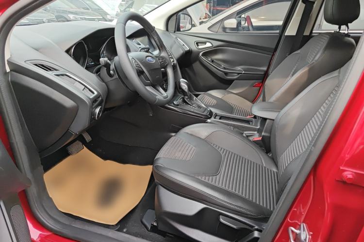 Used Ford Focus 2017 Sedan 1.6L Automatic Fashion Edition Smart Drive Version Interior 3