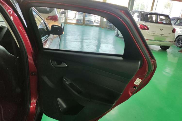 Used Ford Focus 2017 Hatchback 1.6L Automatic Fashion Edition Smart Drive Version Interior 3