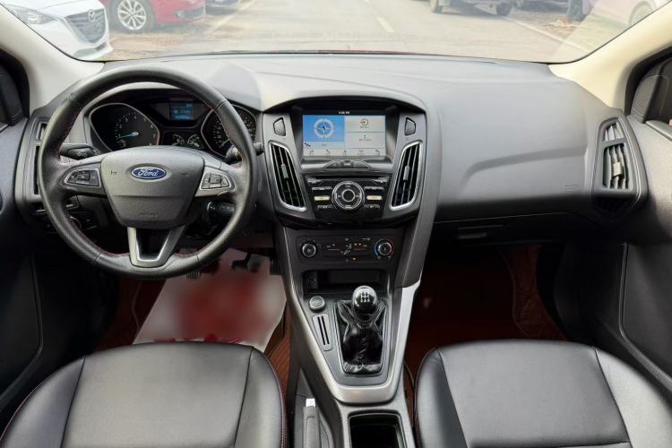 Used Ford Focus 2017 Hatchback 1.6L Manual Comfort Plus SmartDrive Edition Interior 3